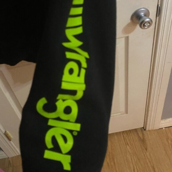 Wrangler Hoodie - Picture 3 of 4